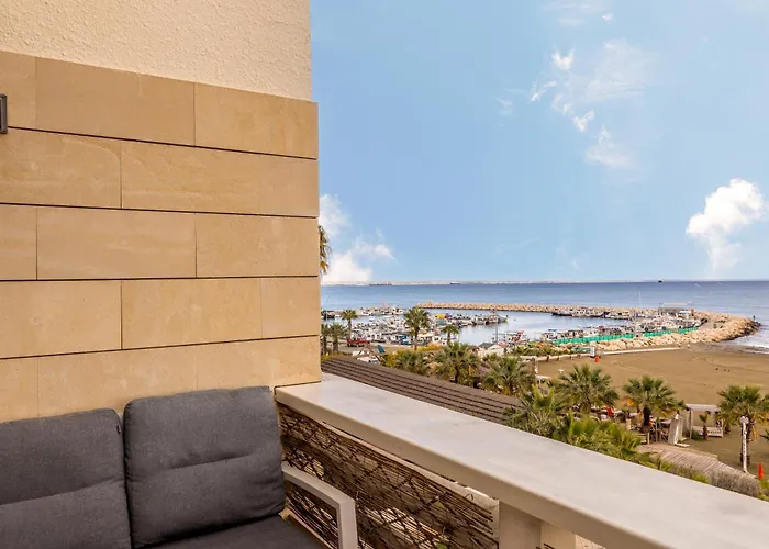 Mackenzie Beachfront Apartament Larnaca