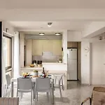 Apartment Mackenzie Beachfront *