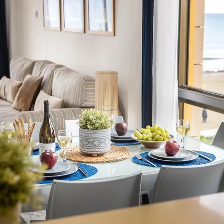 Apartament Mackenzie Beachfront *